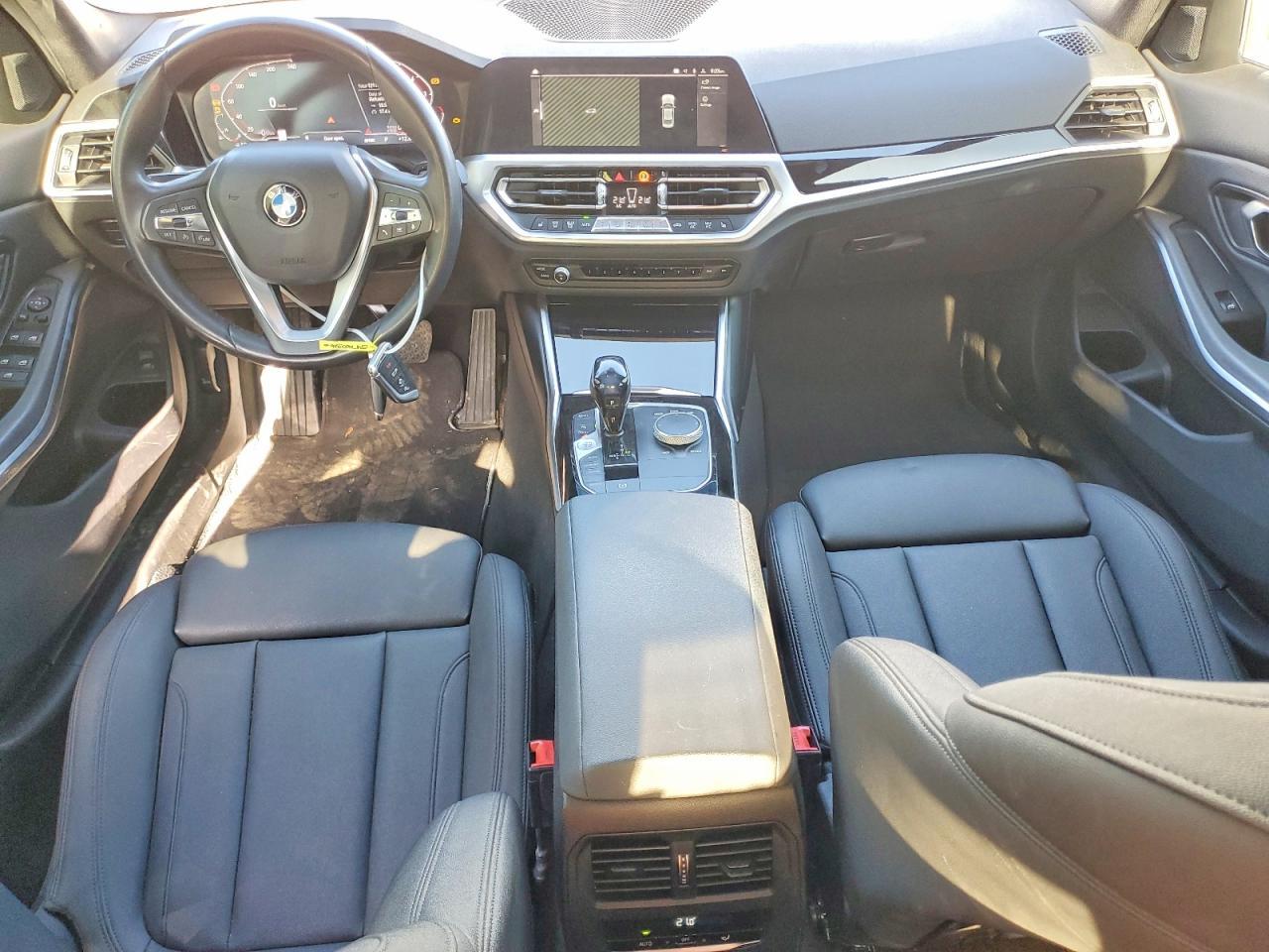 2020 BMW 330Xi - zdjęcie 8