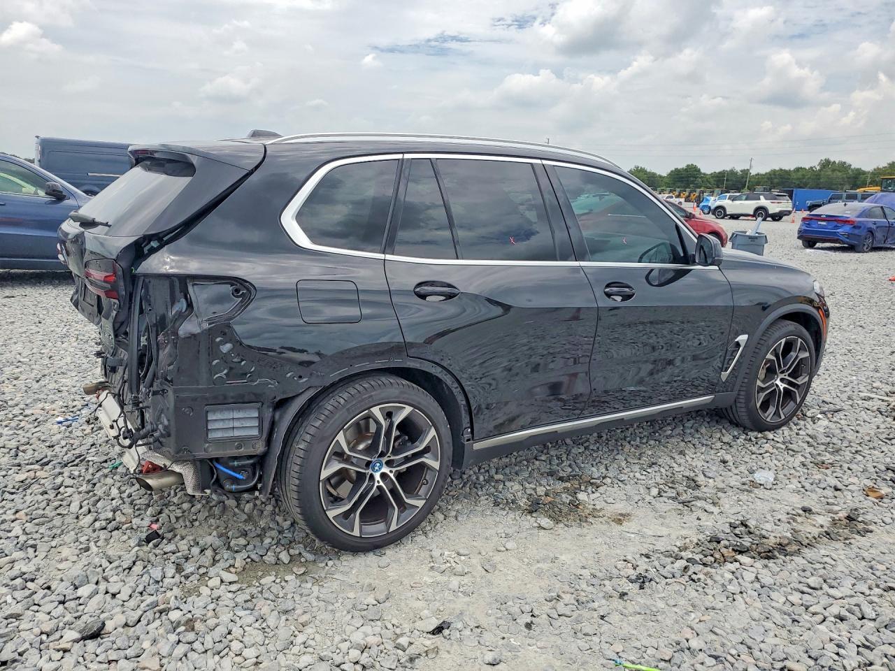 2025 BMW X5 xDrive50E - zdjęcie 3