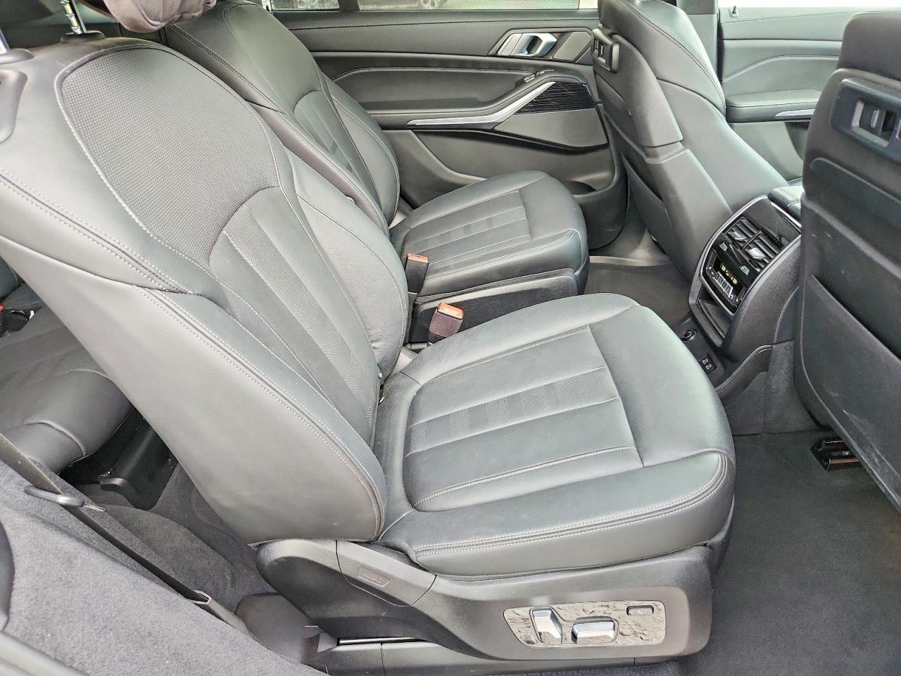 2020 BMW X7 xDrive40I - zdjęcie 11