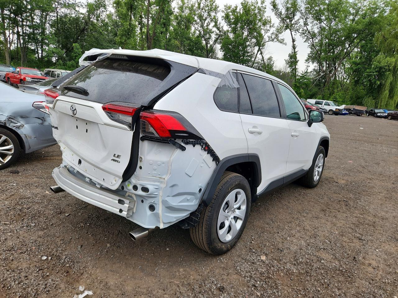 2024 Toyota Rav4 Le - zdjęcie 3