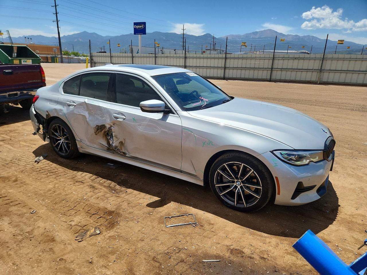 2020 BMW Seria 3 330i - zdjęcie 4
