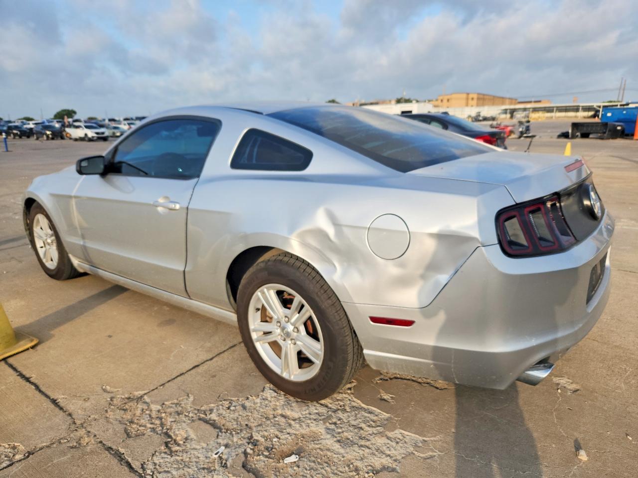 2014 Ford Mustang - zdjęcie 2