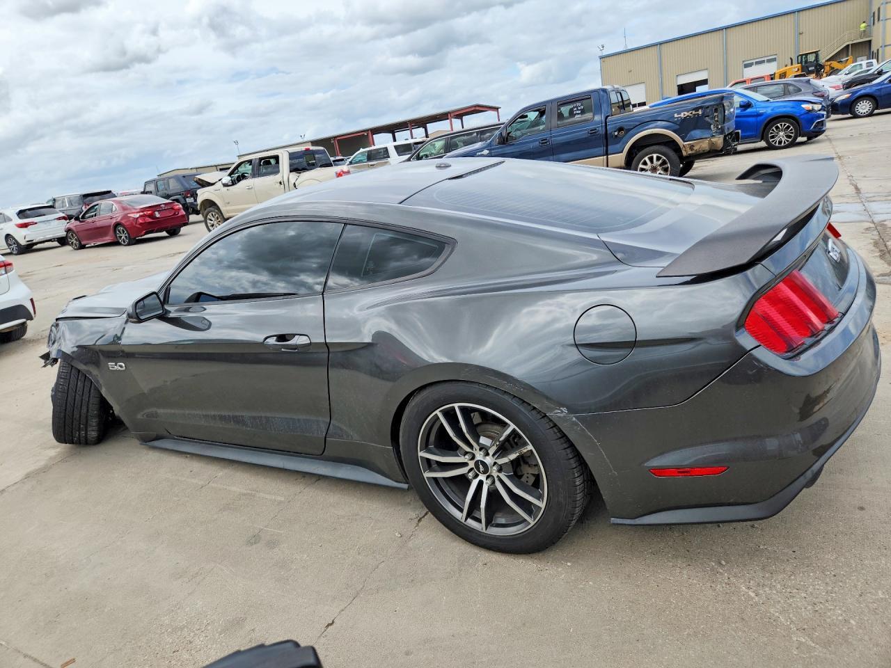 2017 Ford Mustang Gt - zdjęcie 2