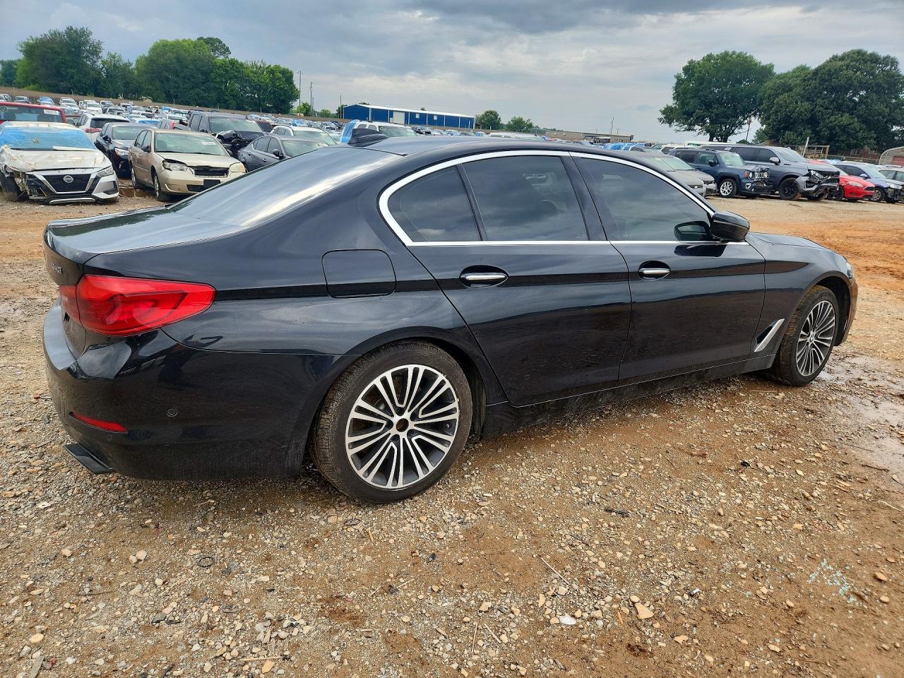 2017 BMW Seria 5 540i - zdjęcie 3