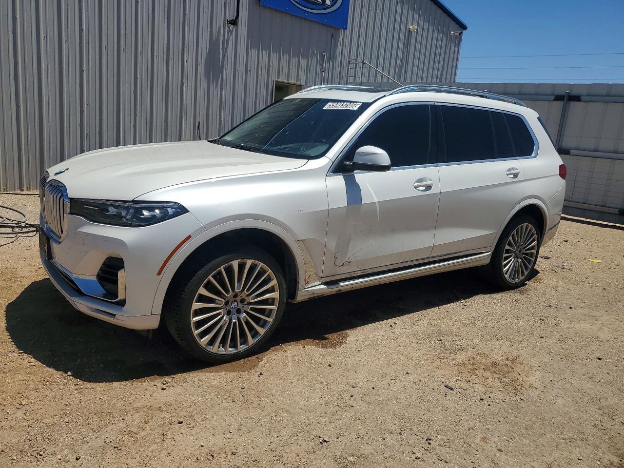 2020 BMW X7 xDrive40I - zdjęcie główne