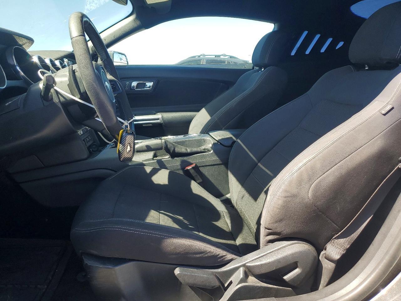 2017 Ford Mustang - zdjęcie 7