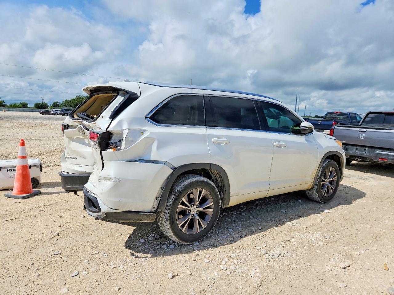 2015 Toyota Highlander - zdjęcie 3
