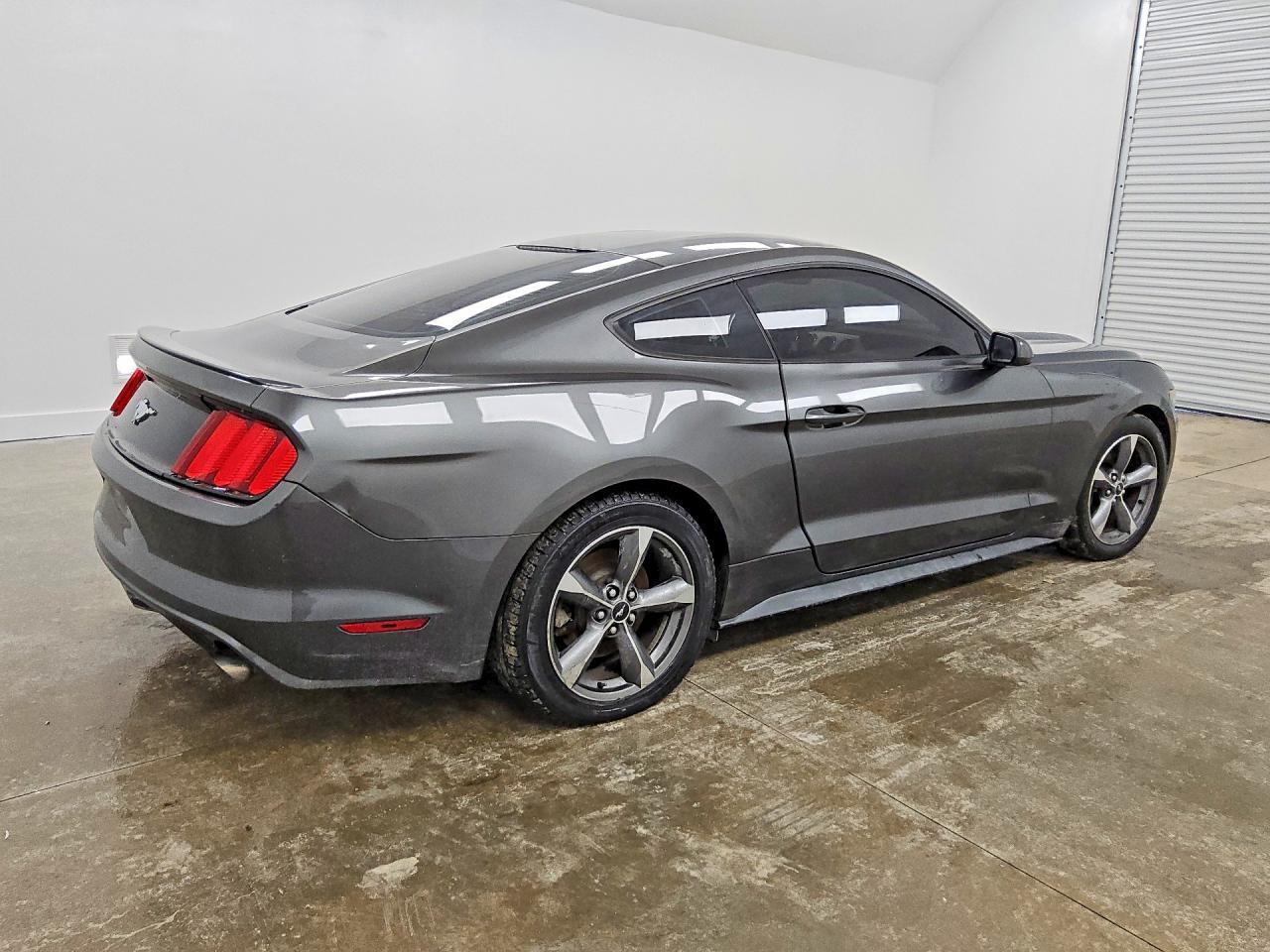 2016 Ford Mustang - zdjęcie 3