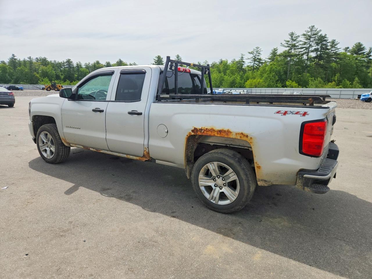 2016 Chevrolet Silverado K1500 Custom - zdjęcie 2