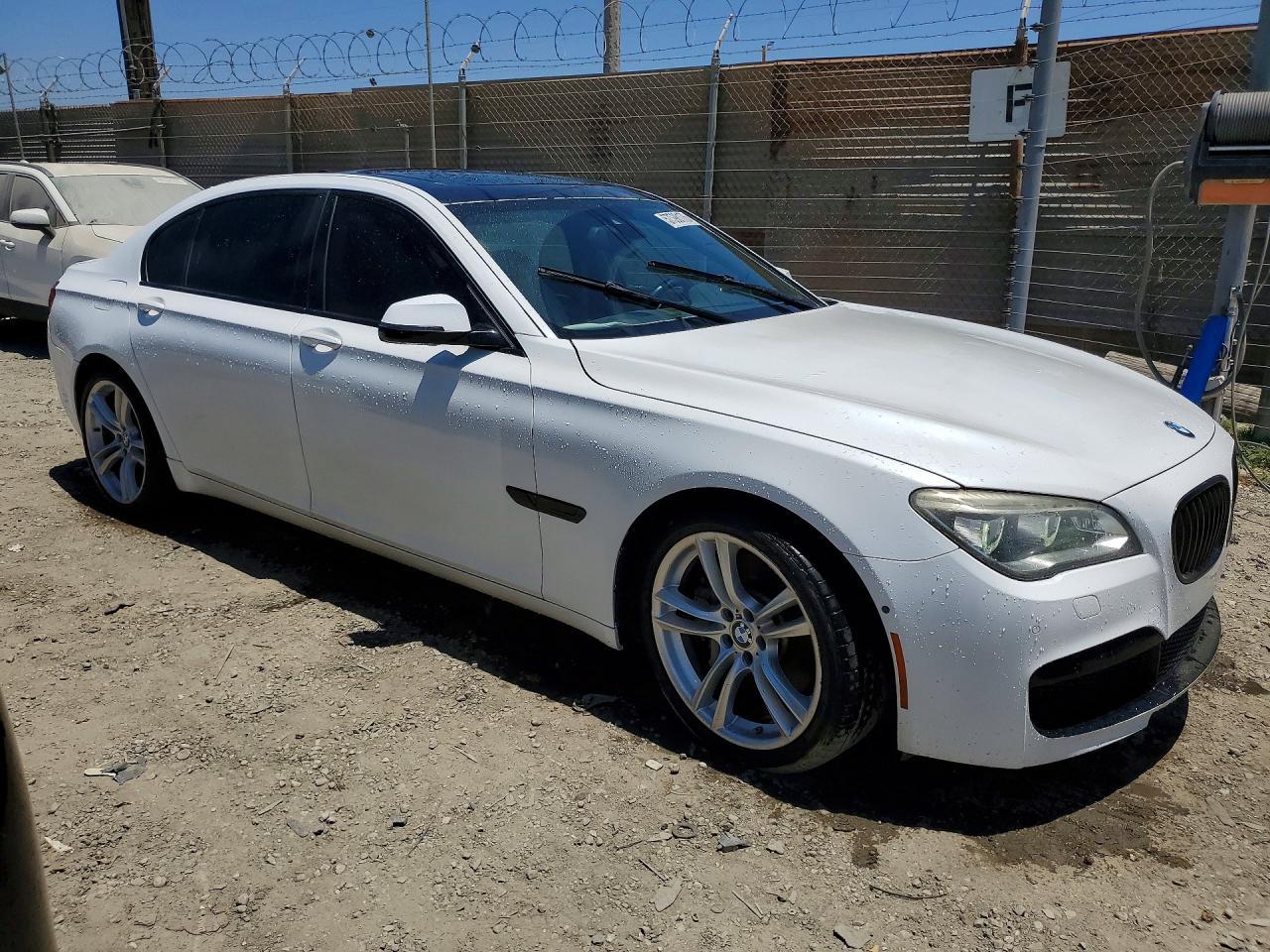 2014 BMW 750 Li - zdjęcie 4
