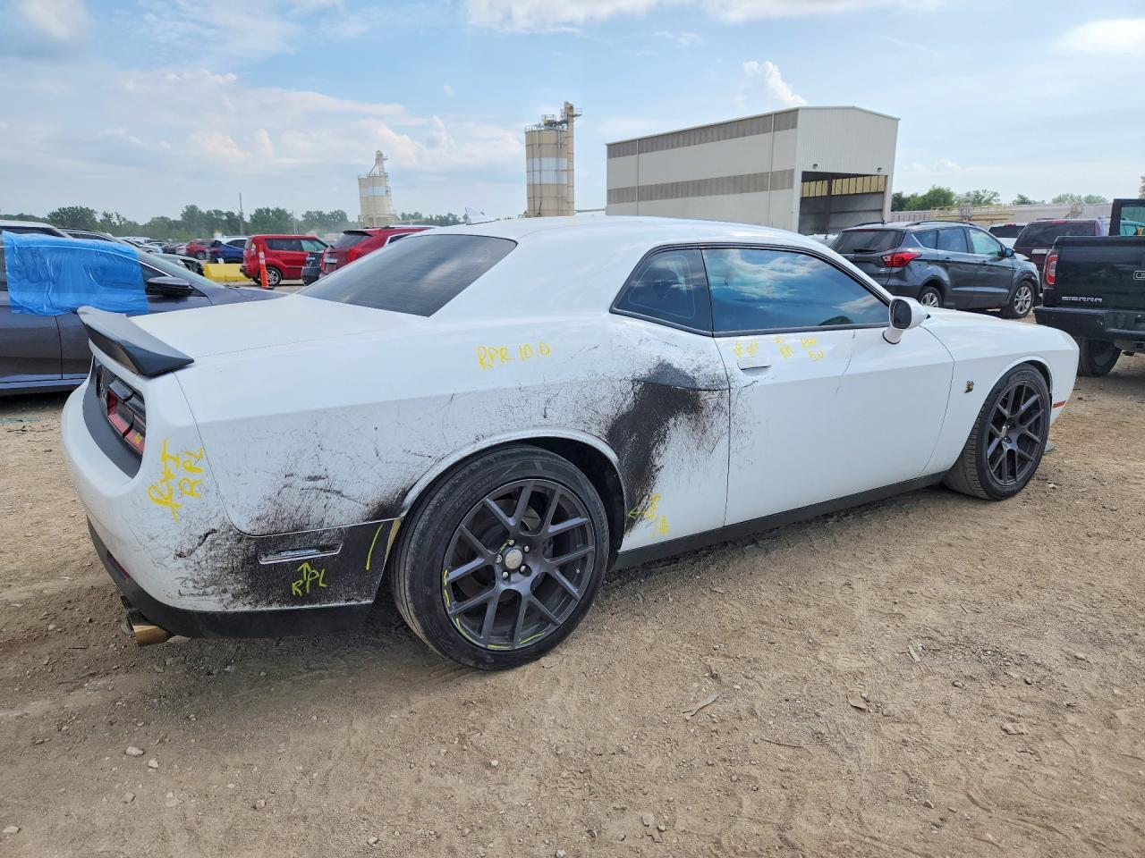 2016 Dodge Challenger R - zdjęcie 3