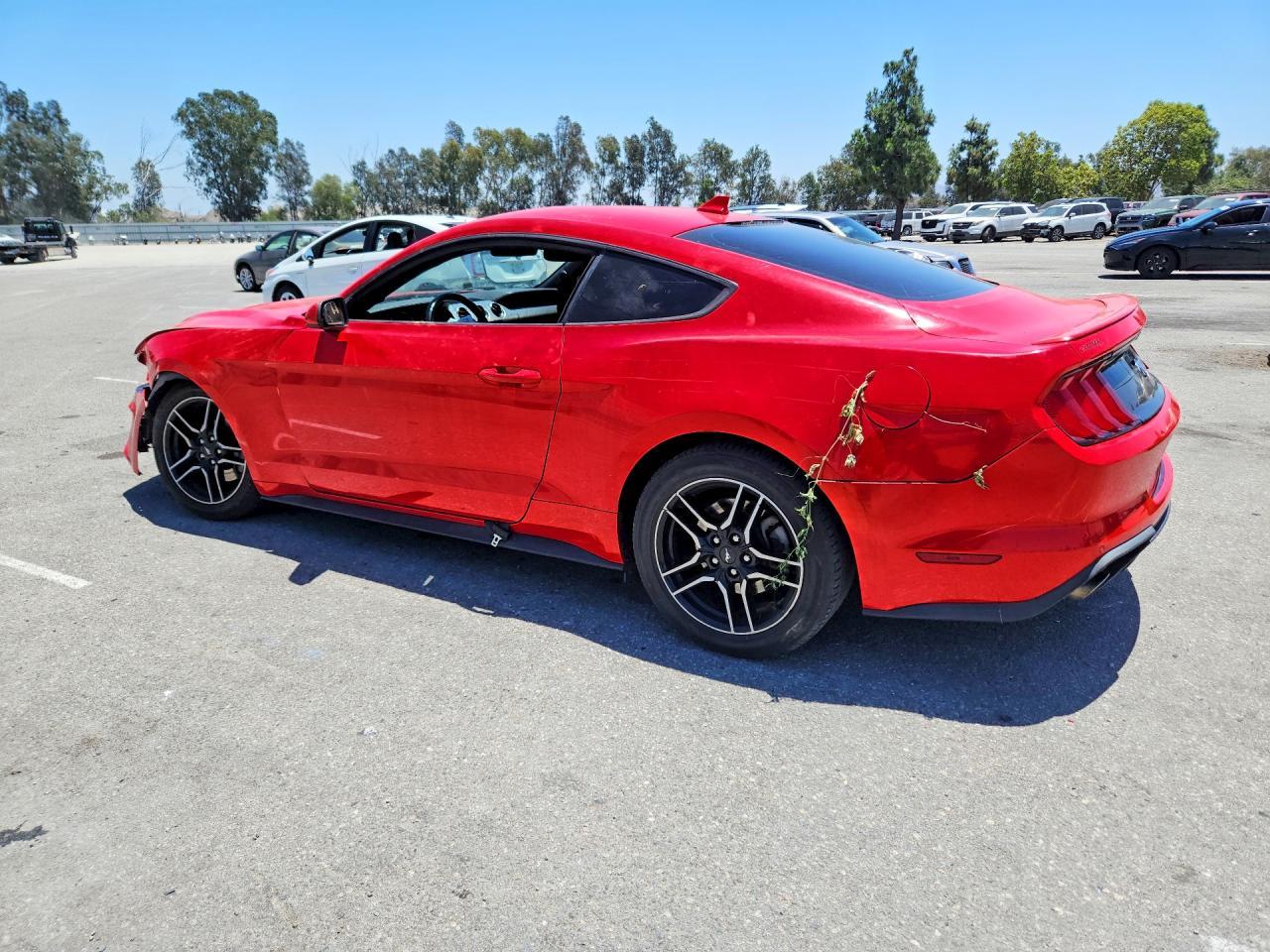 2023 Ford Mustang - zdjęcie 2