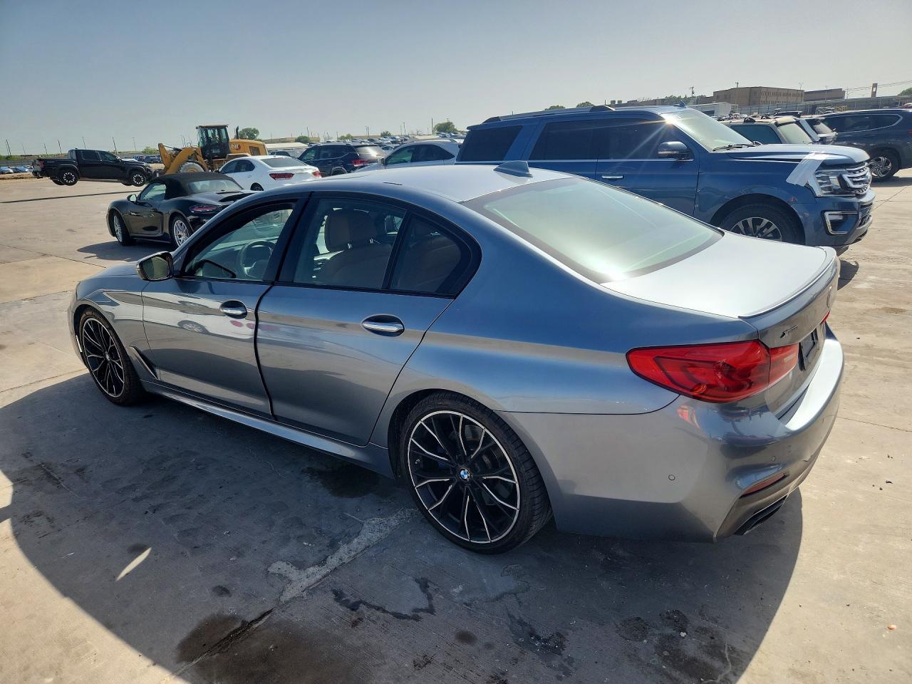 2018 BMW Seria 5 M550i - zdjęcie 2