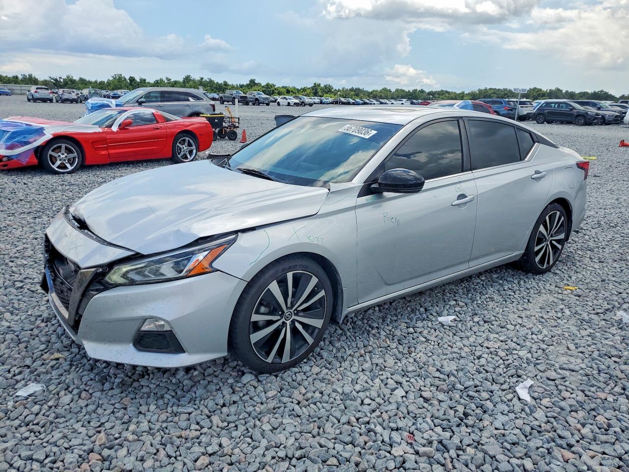 2019 Nissan Altima Sr - zdjęcie główne