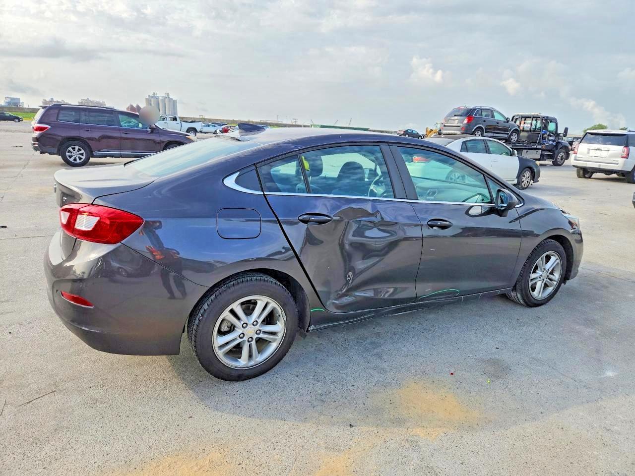 2017 Chevrolet Cruze Lt - zdjęcie 3