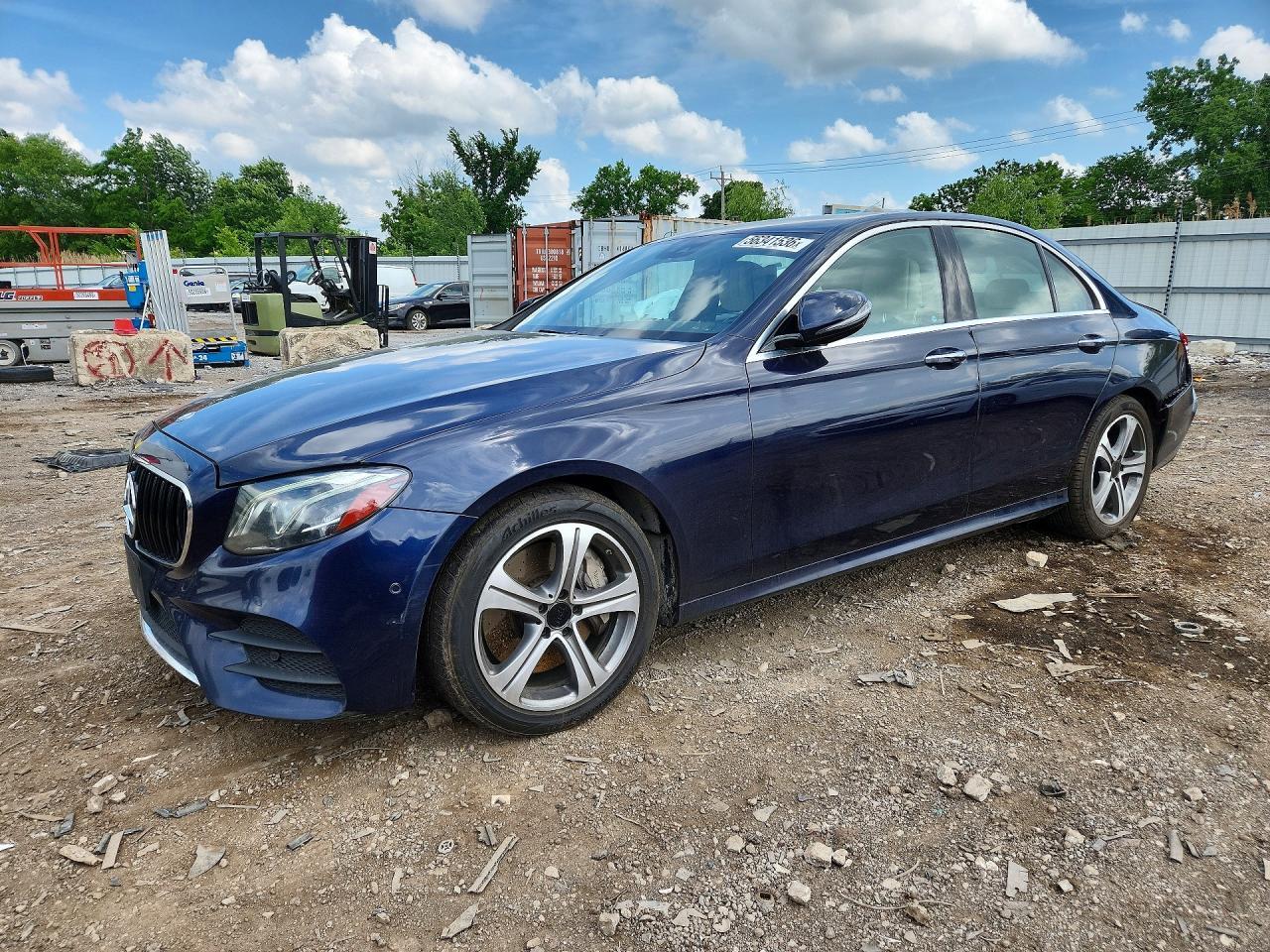 2017 Mercedes-Benz E 300 4Matic - zdjęcie główne