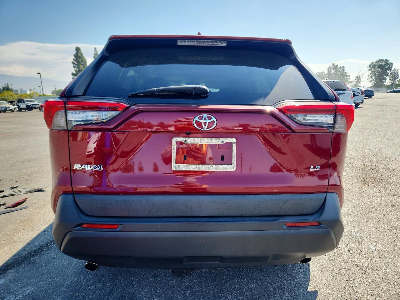 2020 Toyota Rav4 Le - zdjęcie 6