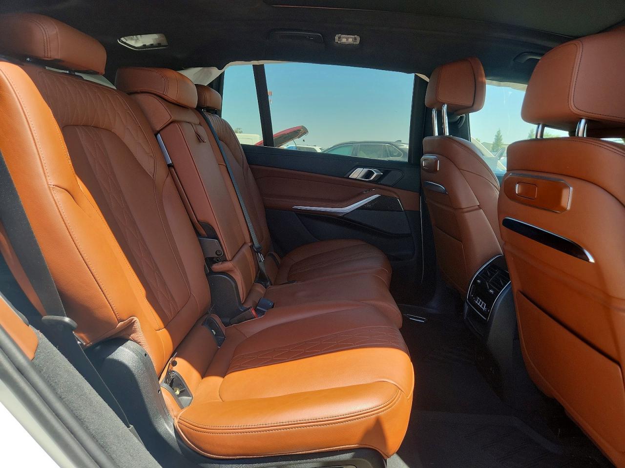 2024 BMW X7 - zdjęcie 10
