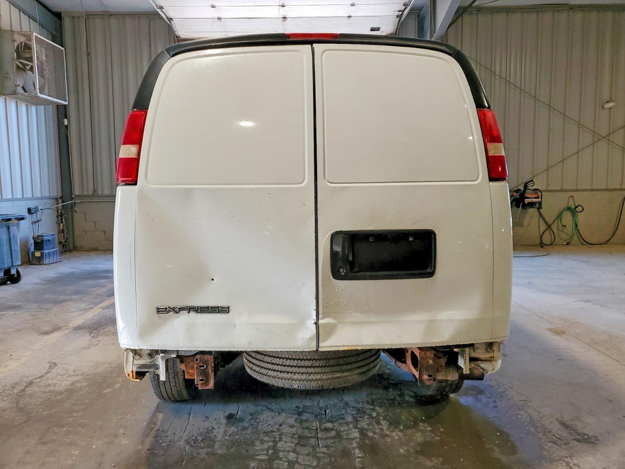 2014 Chevrolet Express G2500 - zdjęcie 6
