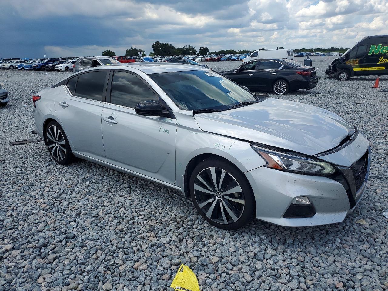 2019 Nissan Altima Sr - zdjęcie 4