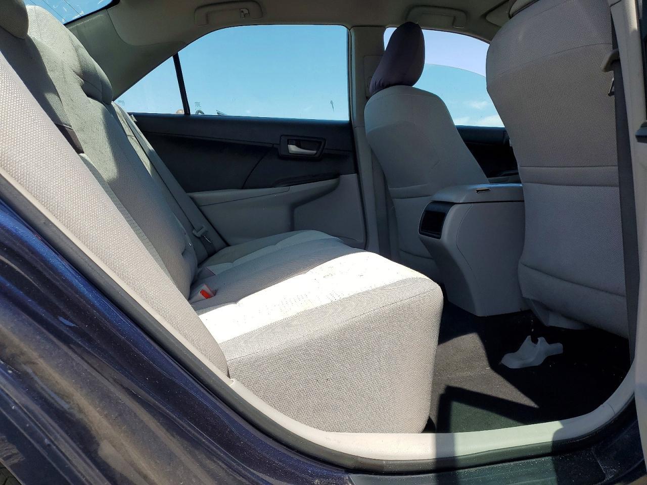 2014 Toyota Camry Le - zdjęcie 10