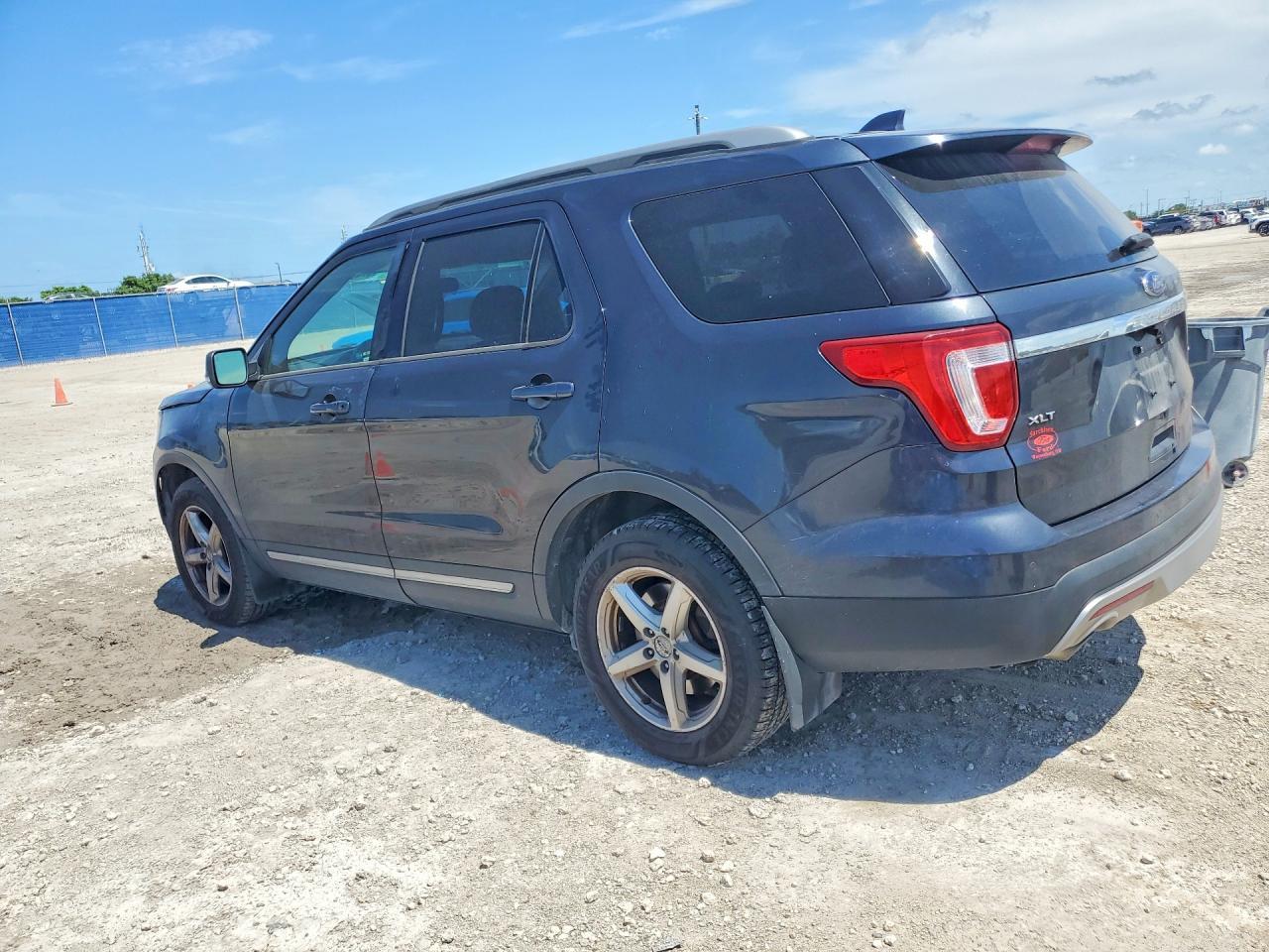 2017 Ford Explorer Xlt - zdjęcie 2