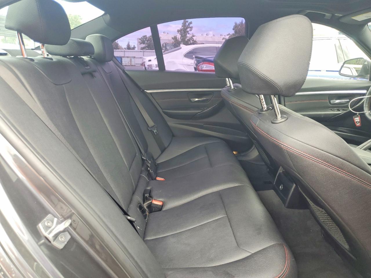 2018 BMW 330 I - zdjęcie 10