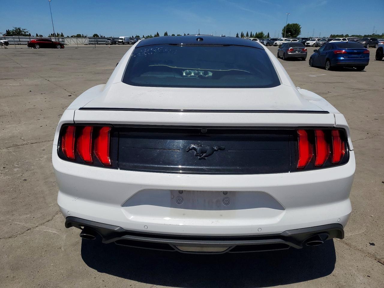 2018 Ford Mustang - zdjęcie 6