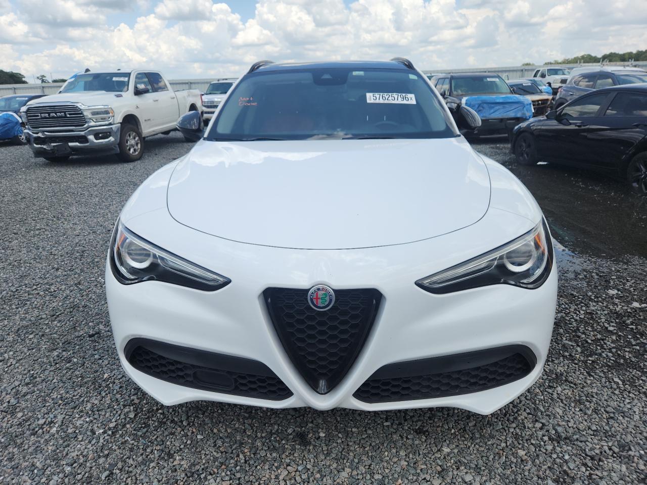 2020 Alfa Romeo Stelvio - zdjęcie 5