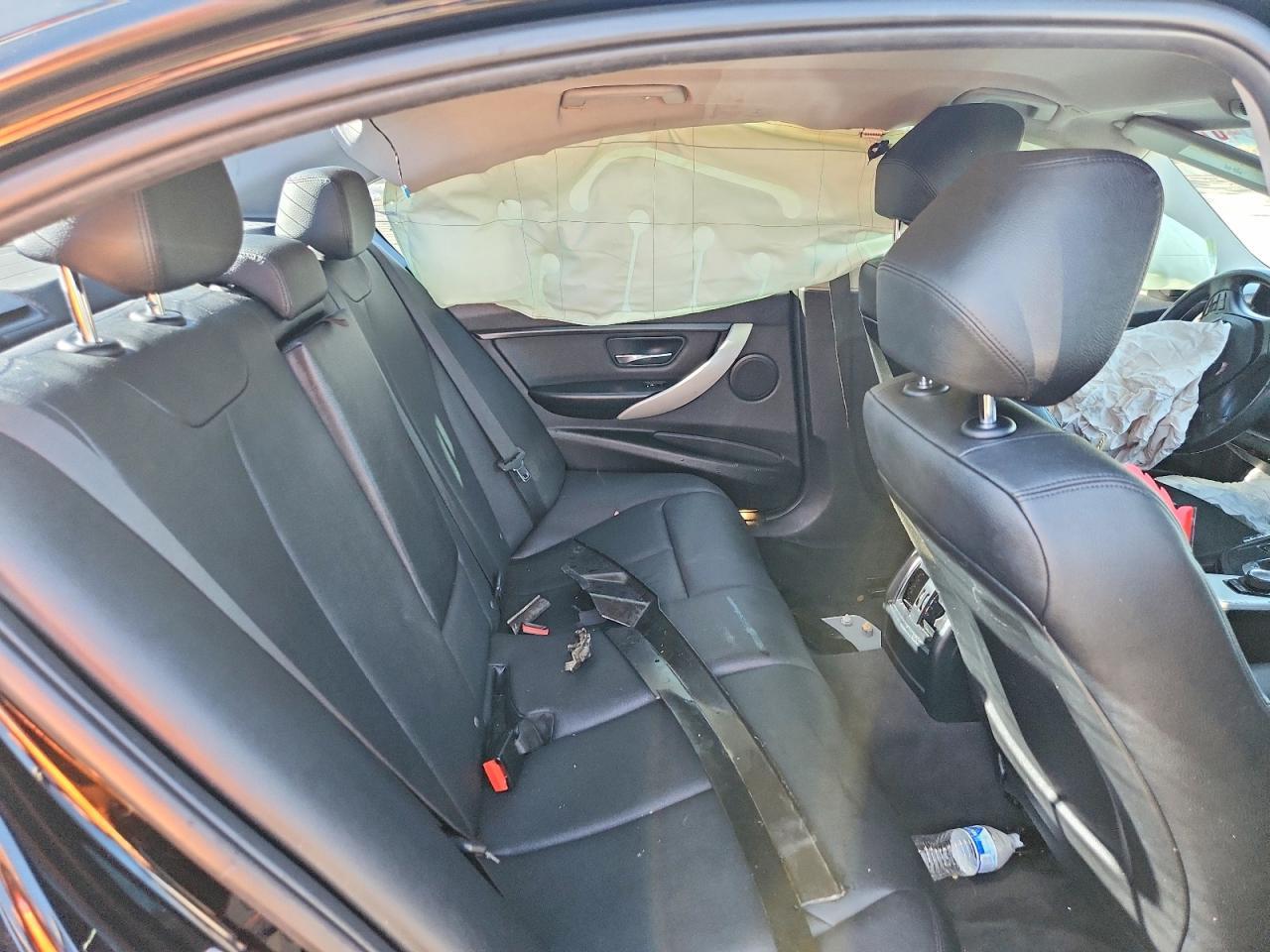 2016 BMW 320I - zdjęcie 11