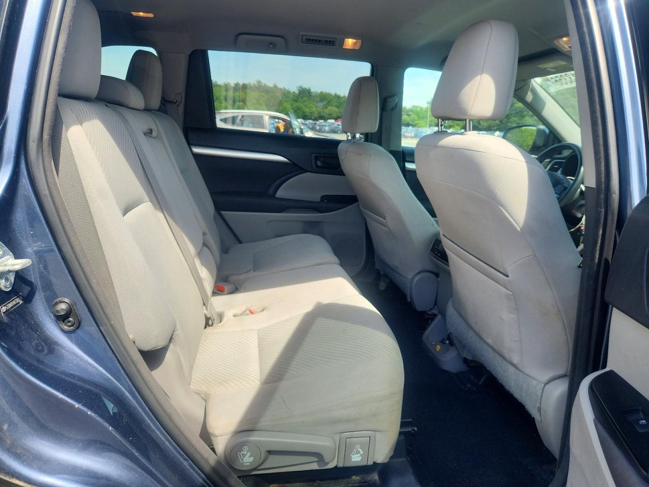 2014 Toyota Highlander Le - zdjęcie 11
