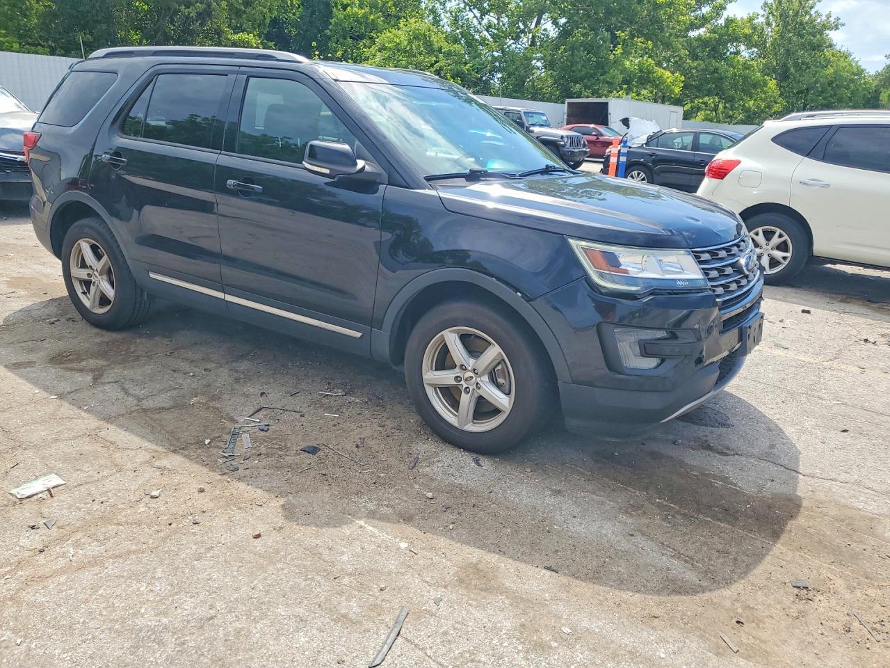 2017 Ford Explorer Xlt - zdjęcie 4