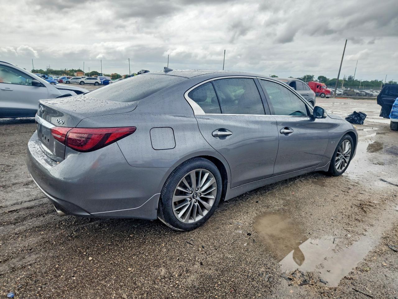 2019 Infiniti Q50 3.0T Luxe - zdjęcie 3
