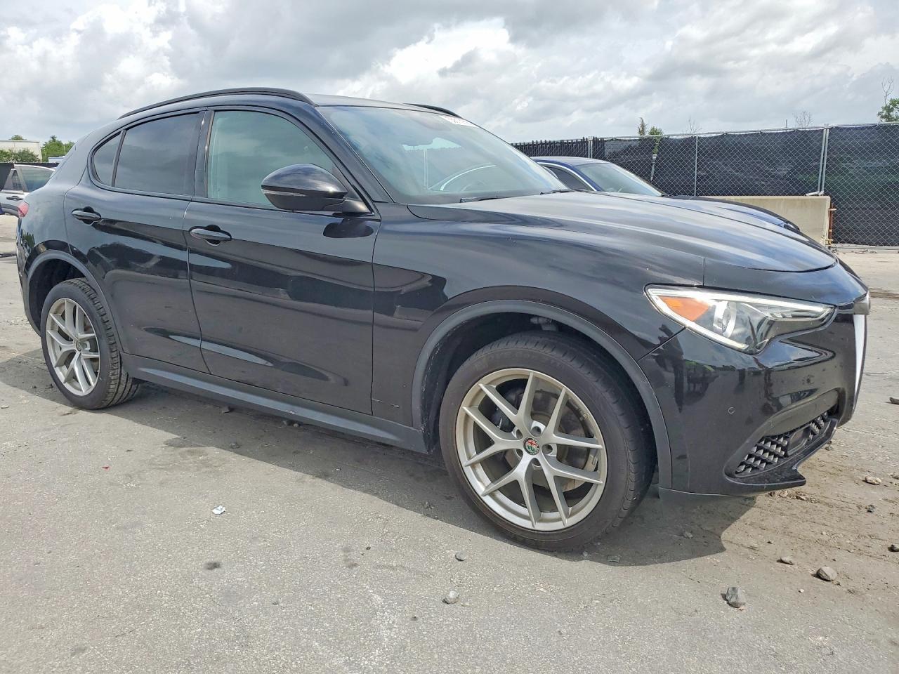 2019 Alfa Romeo Stelvio Ti - zdjęcie 4