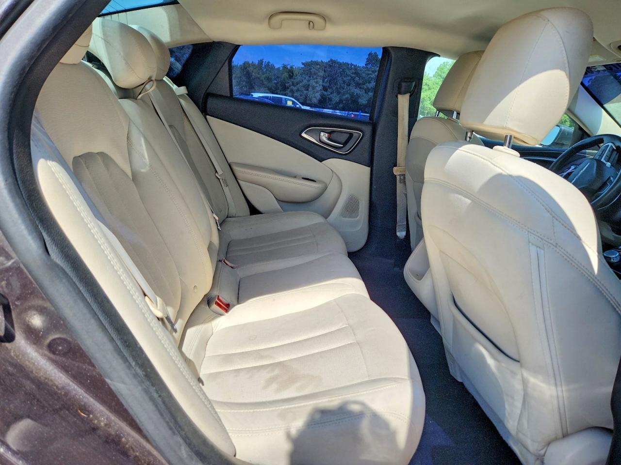 2016 Chrysler 200 Limited - zdjęcie 10