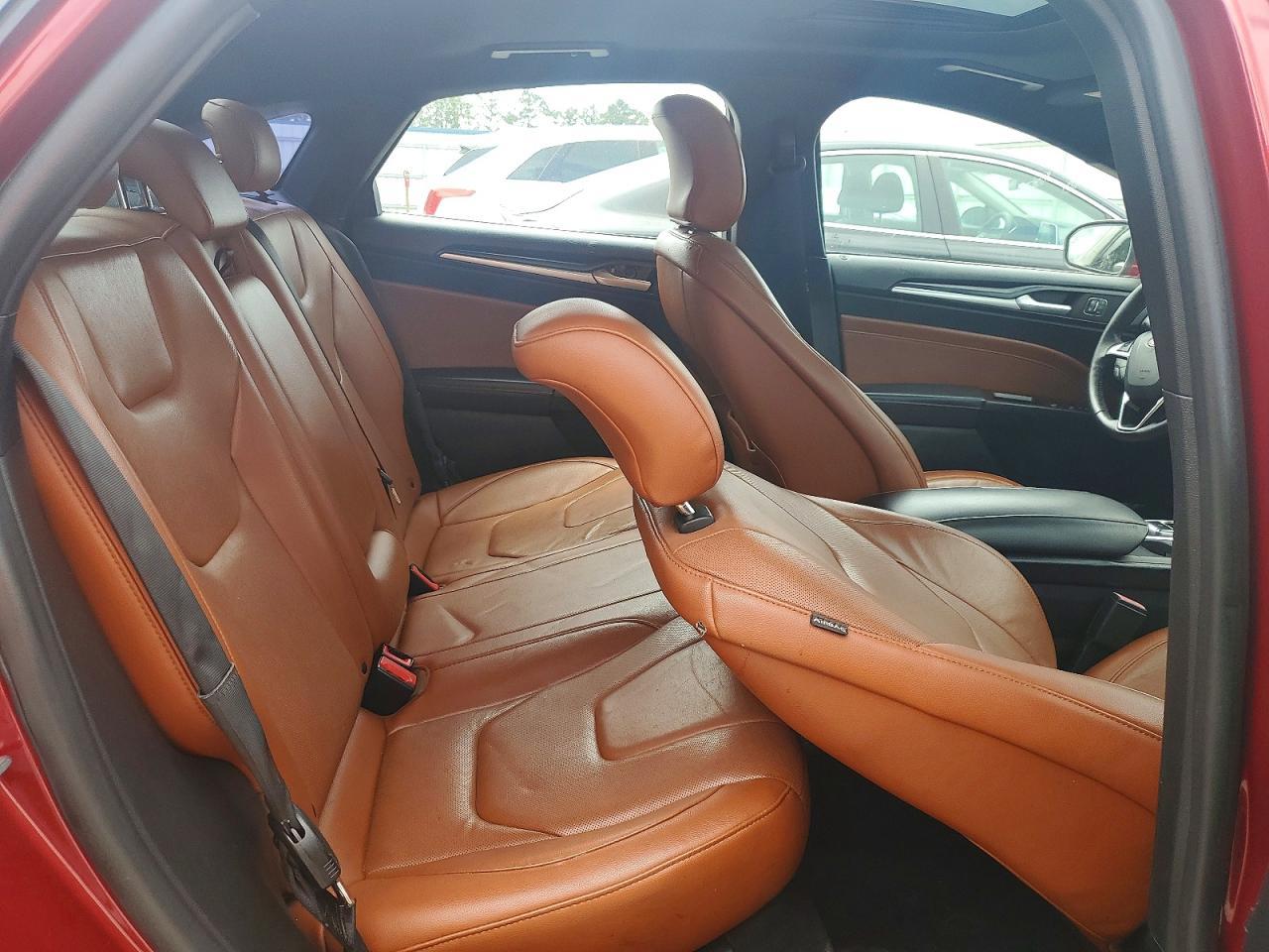 2019 Ford Fusion Titanium - zdjęcie 10