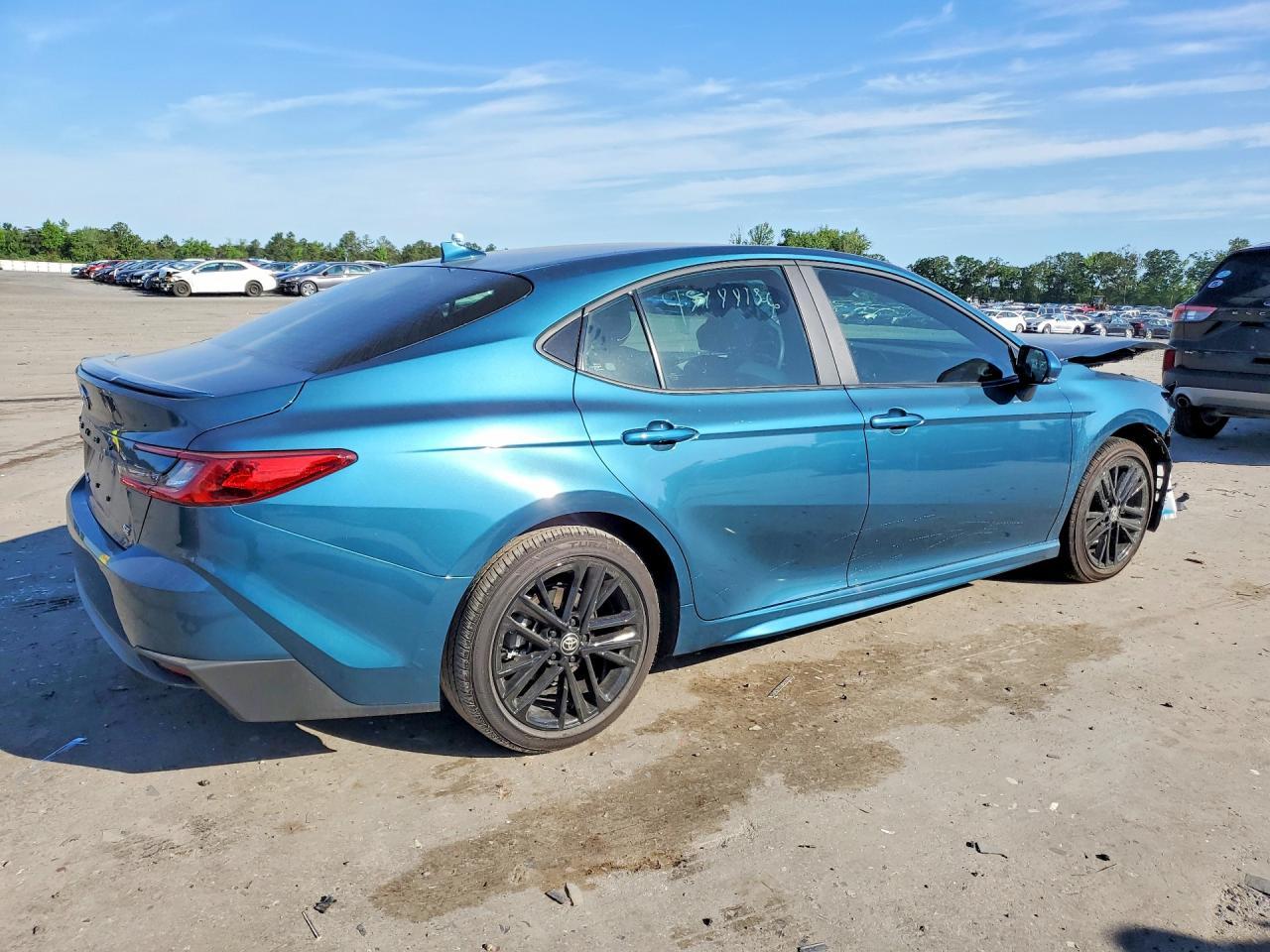 2025 Toyota Camry Se - zdjęcie 3
