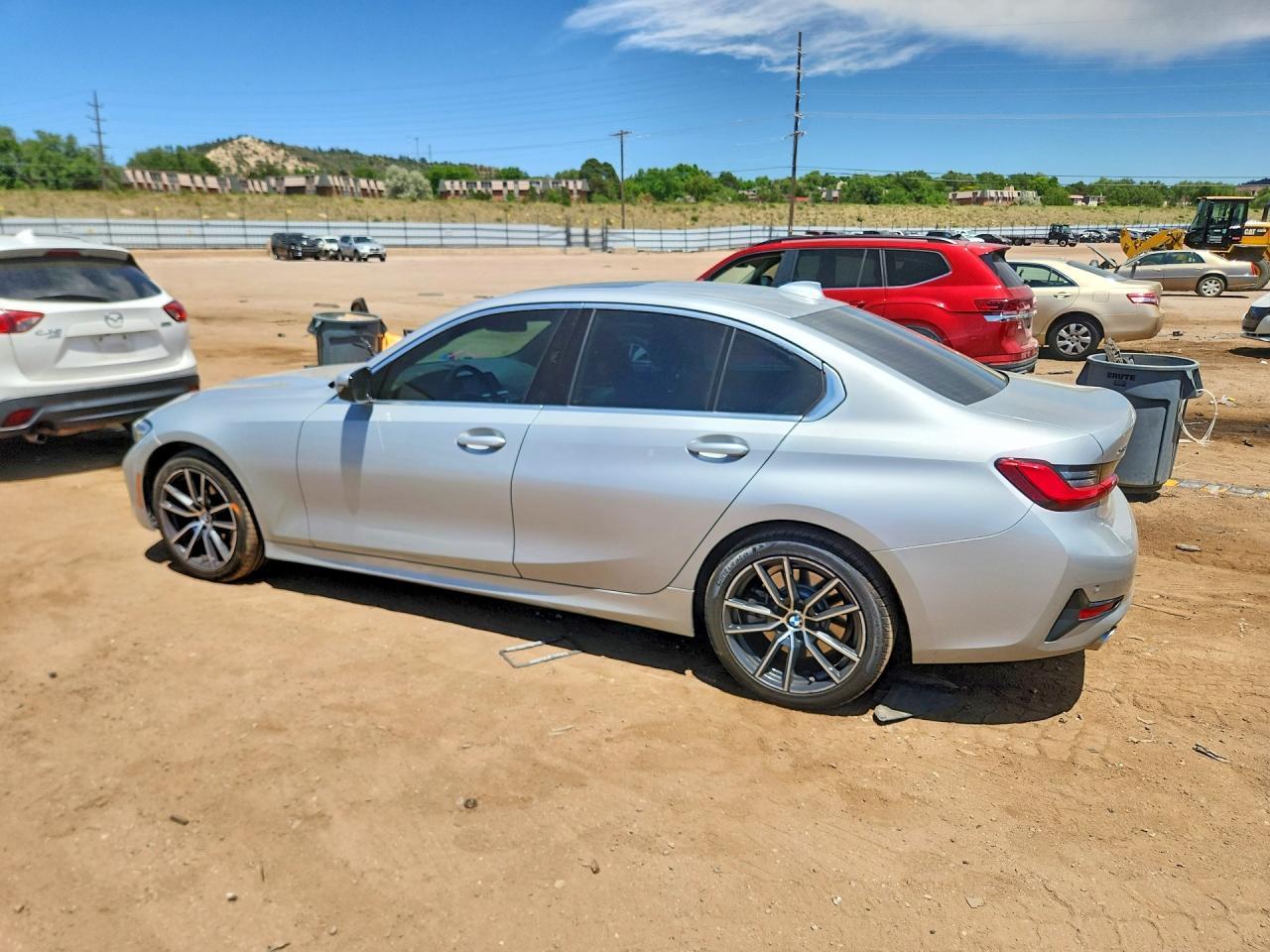 2020 BMW Seria 3 330i - zdjęcie 2