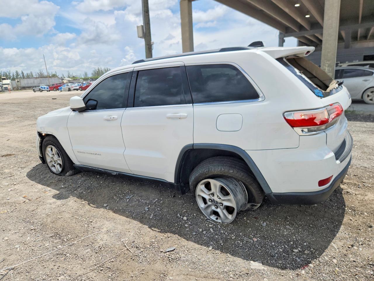 2014 Jeep Grand Cherokee Laredo - zdjęcie 2