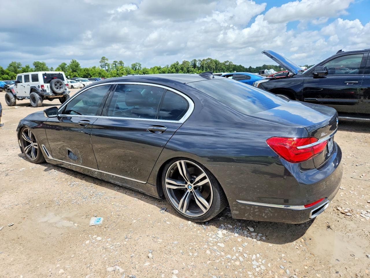 2018 BMW 740 I - zdjęcie 2