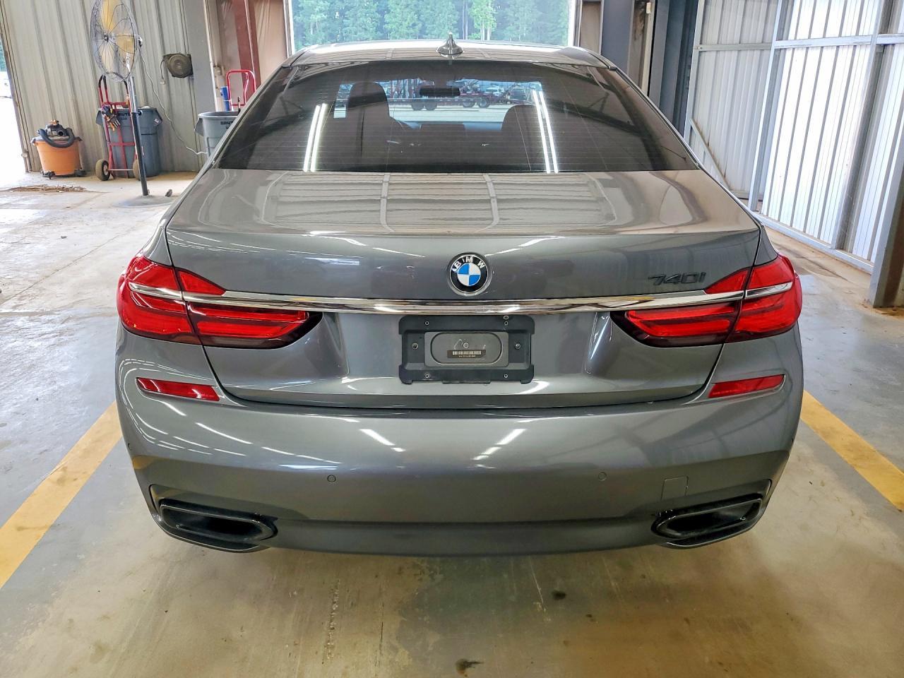 2019 BMW 740 I - zdjęcie 6