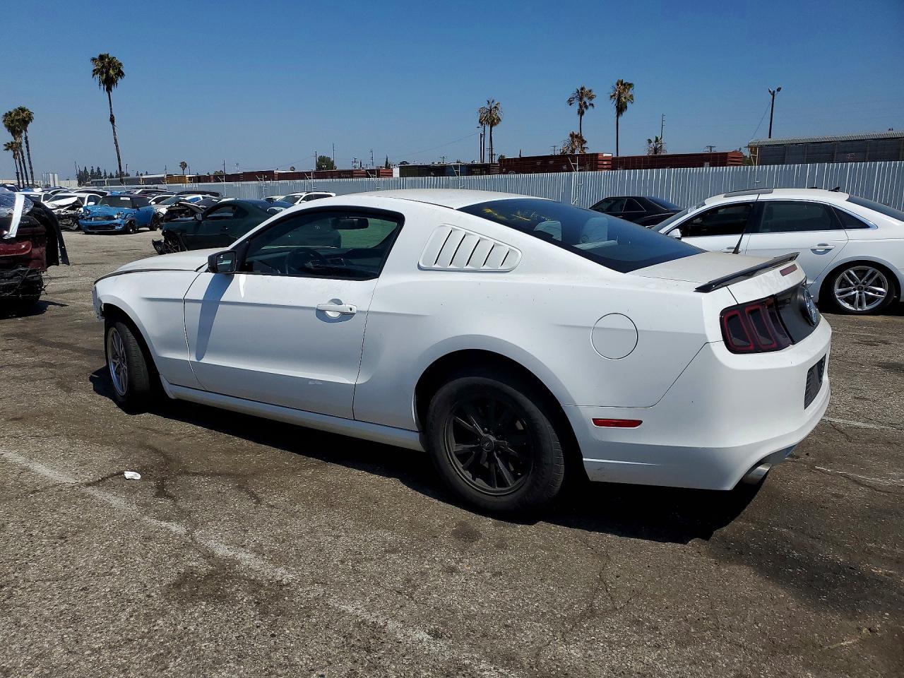 2014 Ford Mustang - zdjęcie 2
