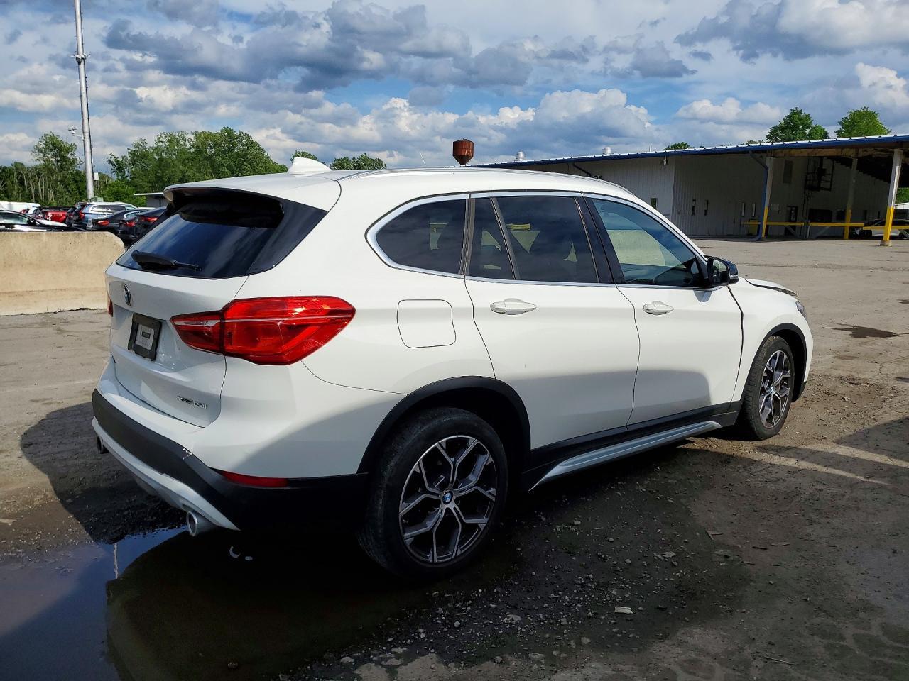 2020 BMW X1 xDrive28I - zdjęcie 3