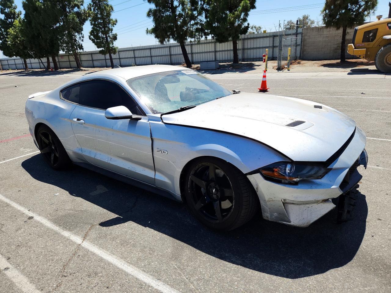 2019 Ford Mustang Gt - zdjęcie 4