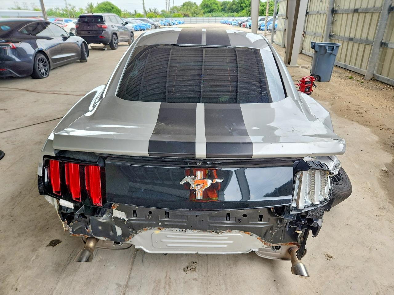 2017 Ford Mustang - zdjęcie 6