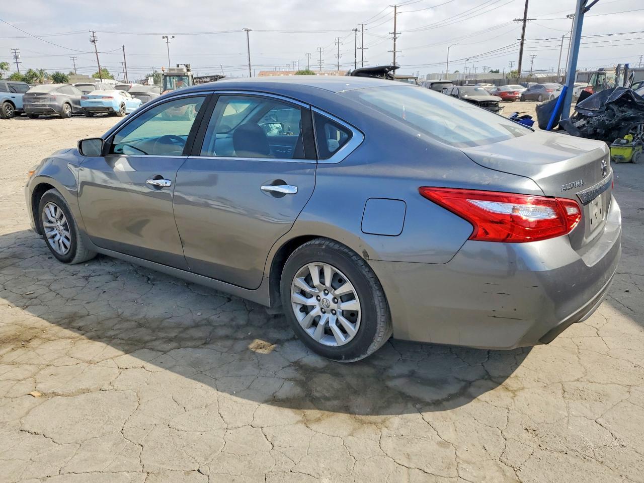 2016 Nissan Altima 2.5 S - zdjęcie 2