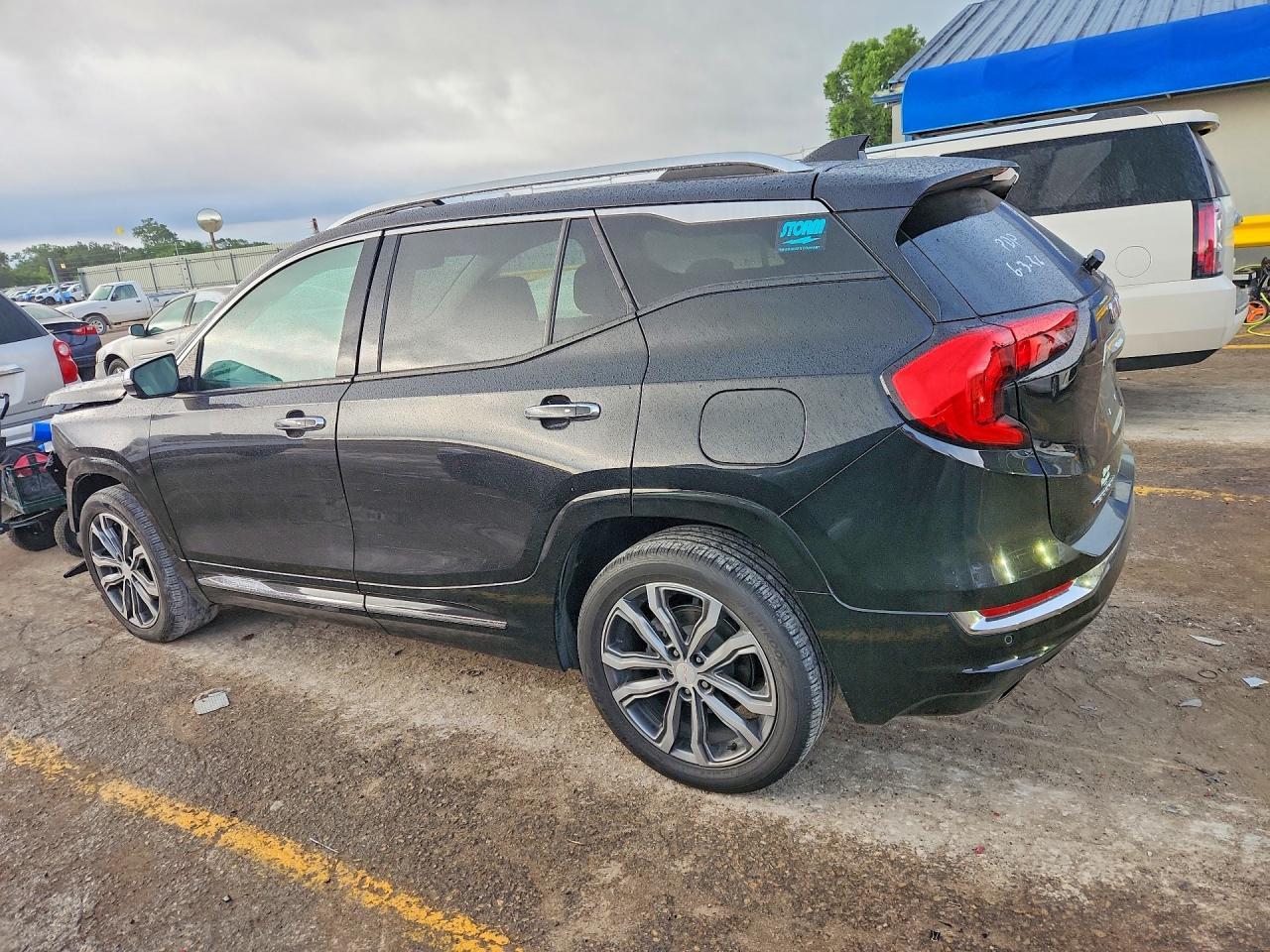 2019 GMC Terrain Denali - zdjęcie 2