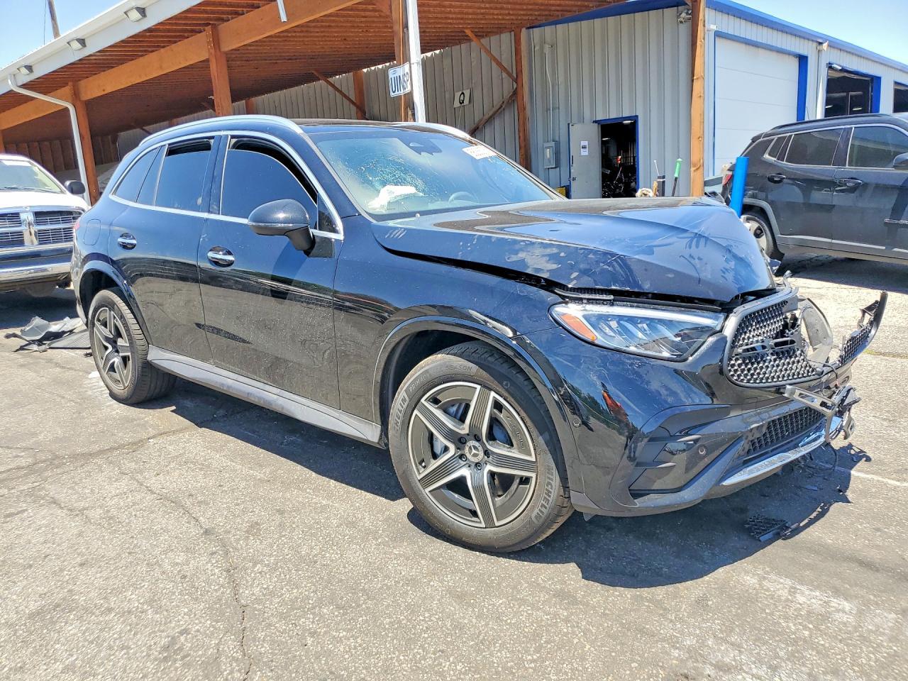2026 Mercedes-Benz Glc 300 4Matic - zdjęcie 4