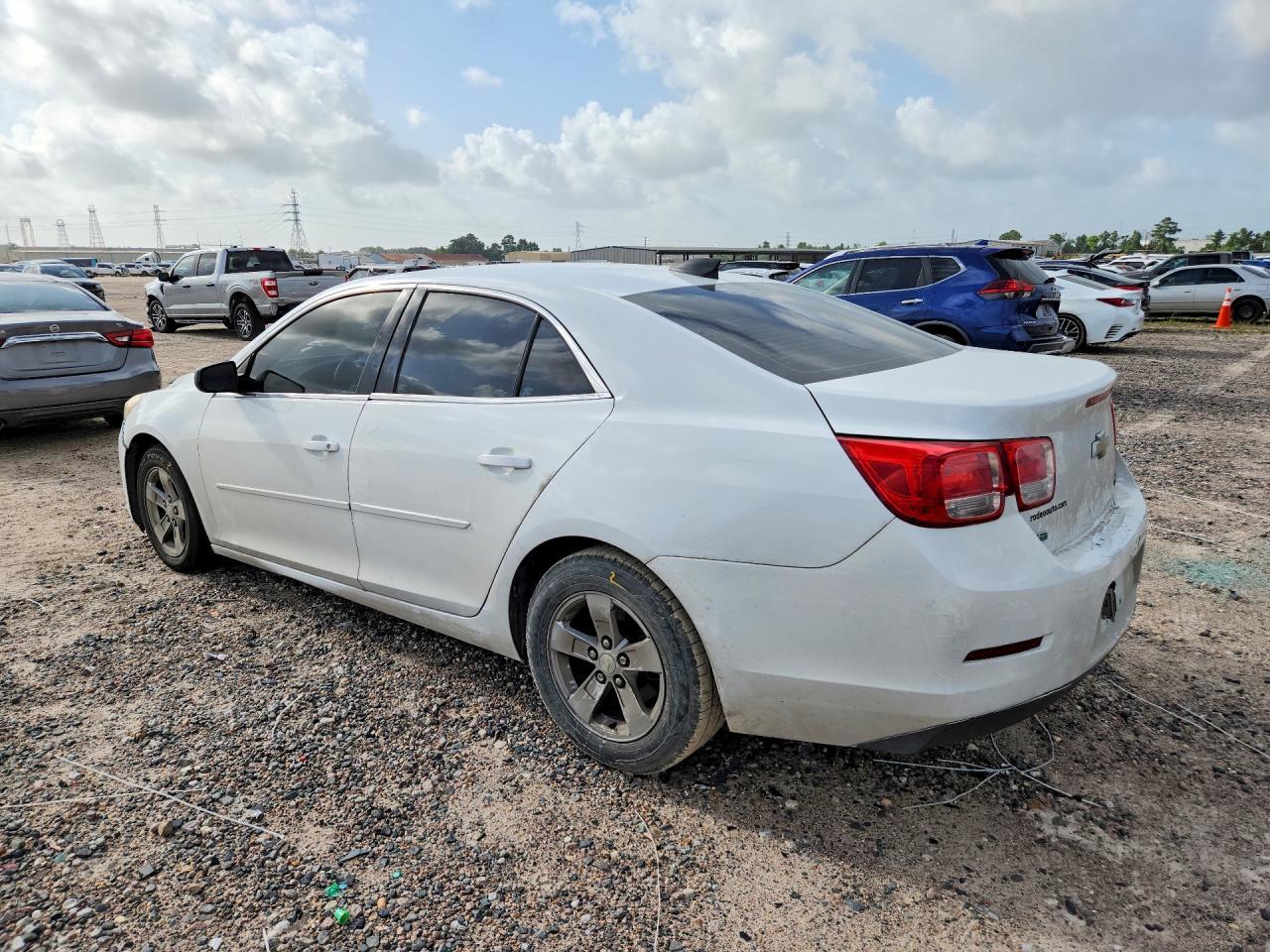 2015 Chevrolet Malibu Ls - zdjęcie 2