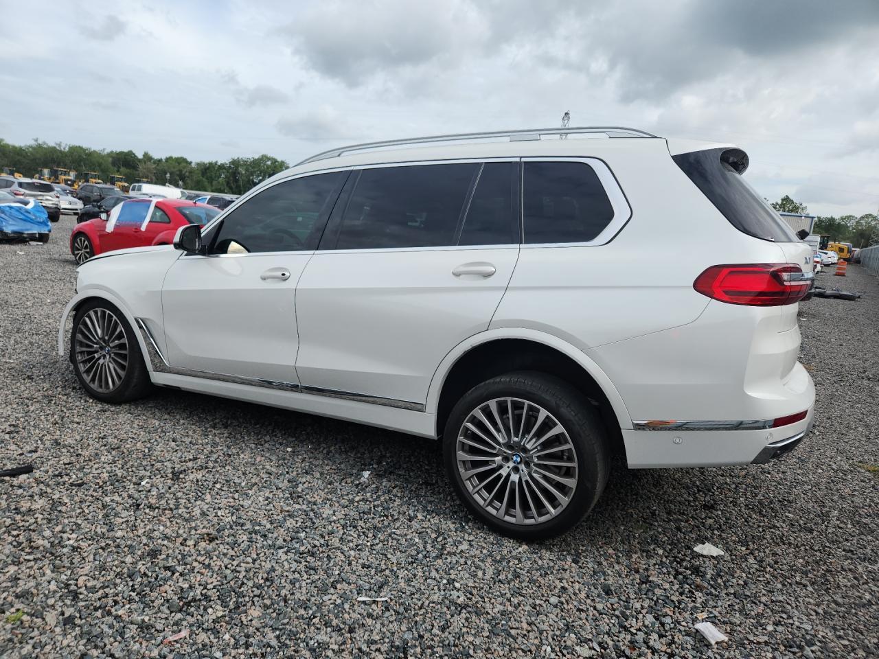 2021 BMW X7 xDrive40I - zdjęcie 2